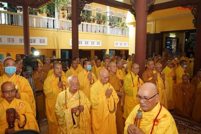 Chư Hòa thượng trợ niệm