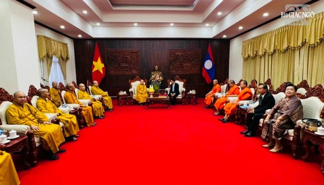 Quang cảnh buổi tiếp đoàn GHPGVN tại trụ sở Ủy ban Trung ương Mặt trận Lào Xây dựng đất nước