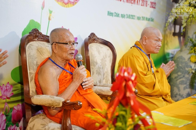 Nhị vị giáo phẩm lãnh đạo Phật giáo Lào và Việt Nam chứng minh