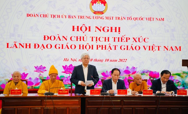 Chủ tịch Uỷ ban Trung ương MTTQVN Đỗ Văn Chiến phát biểu