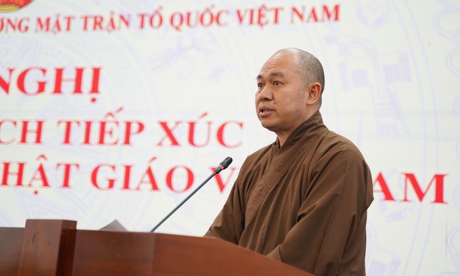 Thượng toạ Thích Đức Thiện báo cáo tóm tắt về hoạt động của GHPGVN