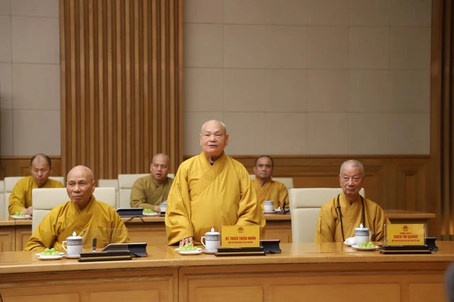 Hòa thượng Thích Thiện Nhơn vừa được Đại hội đại biểu Phật giáo toàn quốc lần thứ IX tái suy cử đảm nhiệm Chủ tịch Hội đồng Trị sự GHPGVN nhiệm kỳ 2022-2027, phát biểu tại buổi thăm - Ảnh: Đăng Huy