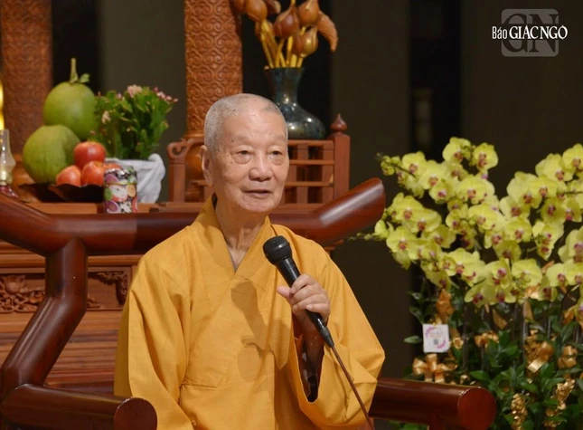 Đức Pháp chủ huấn thị chư Tăng Ni