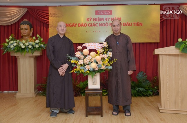 Đại diện Câu lạc bộ PV-CTV chúc mừng Đại diện Câu lạc bộ PV-CTV chúc mừng