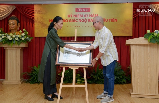 Đón nhận nhiều phần quà tinh thần Đón nhận nhiều phần quà tinh thần