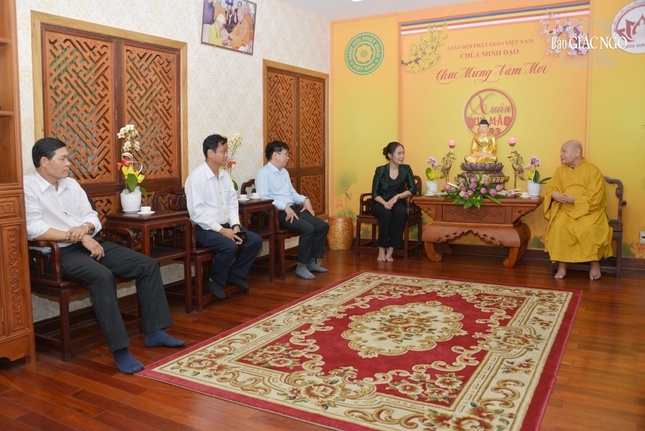 Phái đoàn thăm, vấn an và chúc Tết Hòa thượng Chủ tịch Hội đồng Trị sự tại chùa Minh Đạo Phái đoàn thăm, vấn an và chúc Tết Hòa thượng Chủ tịch Hội đồng Trị sự tại chùa Minh Đạo