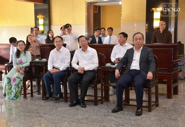 Các vị lãnh đạo các cơ quan Trung ương và TP.HCM tham dự