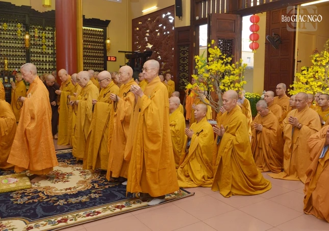 Chư vị giáo phẩm tham tham dự lễ tưởng niệm Chư vị giáo phẩm tham tham dự lễ tưởng niệm