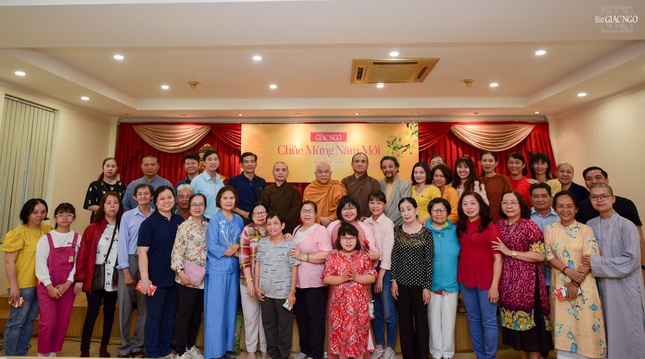 Buổi họp mặt đầu năm tại trụ sở tòa soạn Báo Giác Ngộ sáng mồng 6 Tết Quý Mão