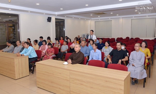 Tại hội trường trụ sở báo