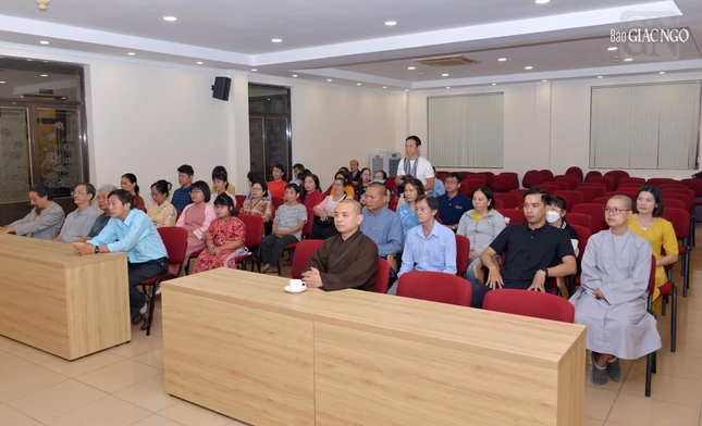 Tại hội trường trụ sở báo