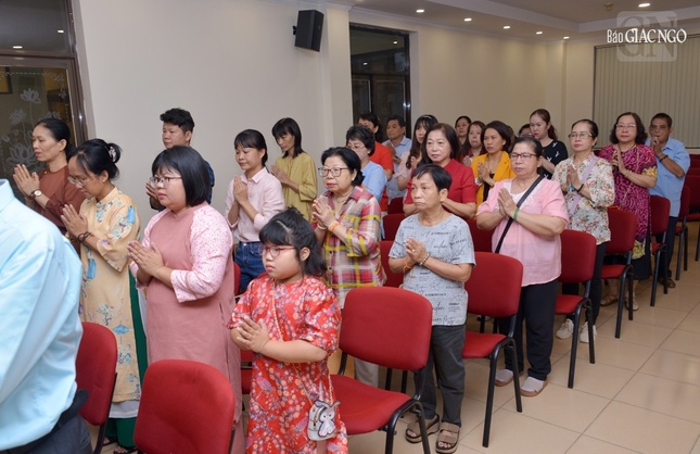 Lắng nghe lời chúc Tết của Hòa thượng Cố vấn