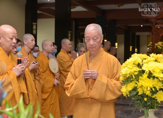 Trưởng lão Hòa thượng Thích Trí Quảng quang lâm cầu nguyện tại lễ thí thực