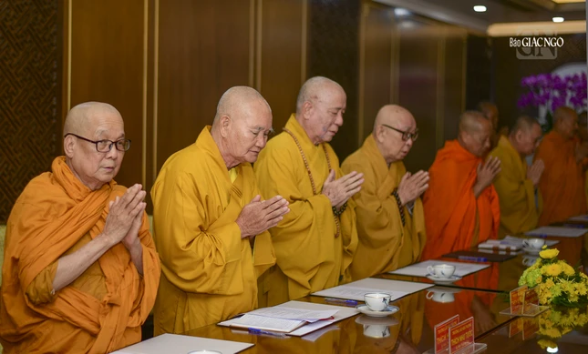 Chư vị Trưởng lão đại diện các hệ phái trong ngôi nhà GHPGVN Chư vị Trưởng lão đại diện các hệ phái trong ngôi nhà GHPGVN