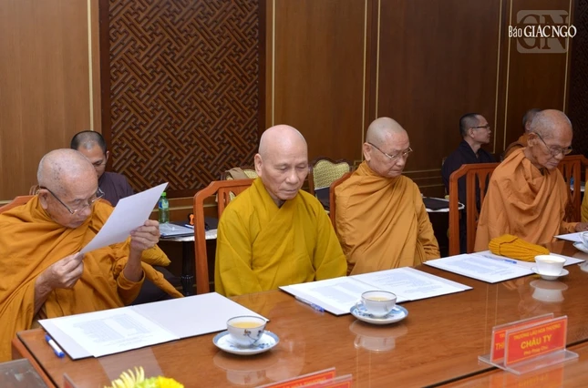 Chư vị Trưởng lão trú xứ ở nhiều tỉnh thành về tham dự Chư vị Trưởng lão trú xứ ở nhiều tỉnh thành về tham dự