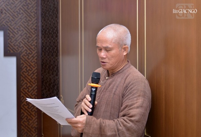 Thượng tọa Thích Giác Dũng khải bạch chương trình lên chư vị Trưởng lão