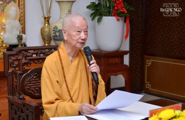 Đức Pháp chủ GHPGVN điều hành phiên họp của Ban Thường trực Hội đồng Chứng minh GHPGVN Đức Pháp chủ GHPGVN điều hành phiên họp của Ban Thường trực Hội đồng Chứng minh GHPGVN