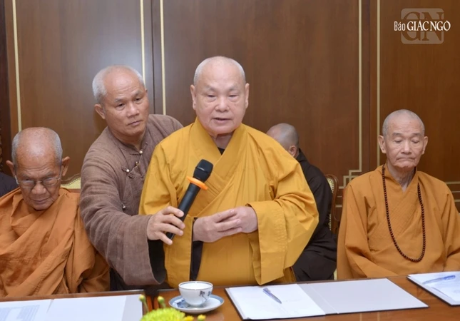 Hòa thượng Thích Thiện Nhơn, Chủ tịch Hội đồng Trị sự kiêm Trưởng ban Tăng sự T.Ư GHPGVN phát biểu giải trình một số vấn đề về tổ chức Đại giới đàn và bày tỏ sẵn sàng tiếp nhận giáo chỉ từ Đức Pháp chủ và Ban Thường trực Hội đồng Chứng minh để điều chỉnh cho phù hợp với Giới luật Hòa thượng Thích Thiện Nhơn, Chủ tịch Hội đồng Trị sự kiêm Trưởng ban Tăng sự T.Ư GHPGVN phát biểu giải trình một số vấn đề về tổ chức Đại giới đàn và bày tỏ sẵn sàng tiếp nhận giáo chỉ từ Đức Pháp chủ và Ban Thường trực Hội đồng Chứng minh để điều chỉnh cho phù hợp với Giới luật