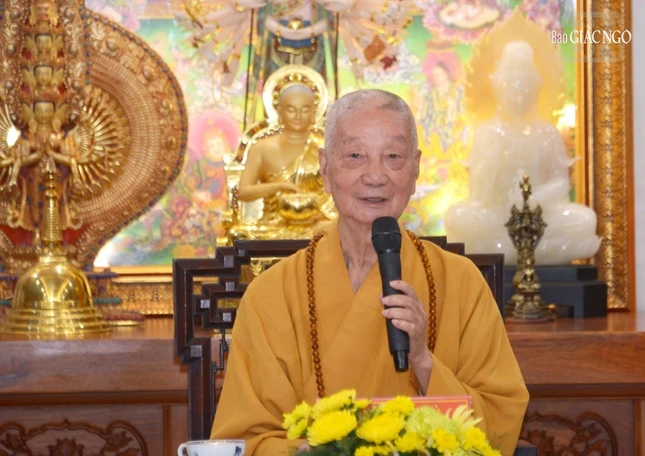 Đức Pháp chủ GHPGVN chủ trì phiên họp thứ nhất của Ban Thường trực Hội đồng Chứng minh GHPGVN nhiệm kỳ IX (2022-2027) Đức Pháp chủ GHPGVN chủ trì phiên họp thứ nhất của Ban Thường trực Hội đồng Chứng minh GHPGVN nhiệm kỳ IX (2022-2027)