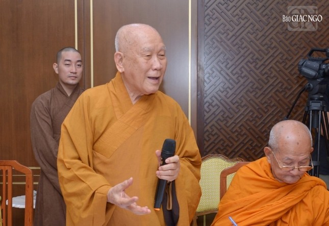 Nhiều ý kiến đóng góp, phát biểu, bày tỏ quan điểm đồng thuận với các vấn đề được Đức Pháp chủ nêu tại tại buổi họp