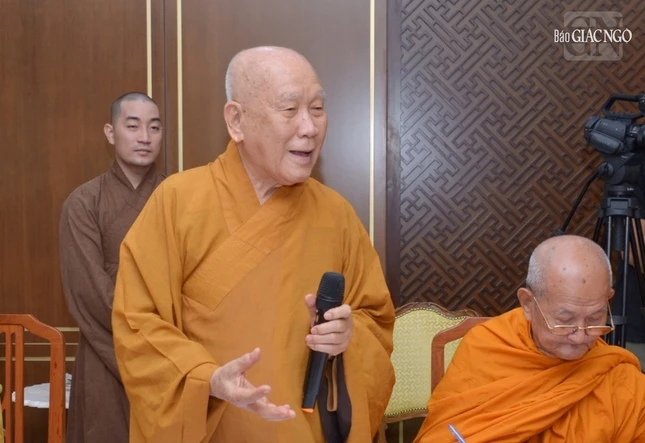 Nhiều ý kiến đóng góp, phát biểu, bày tỏ quan điểm đồng thuận với các vấn đề được Đức Pháp chủ nêu tại tại buổi họp Nhiều ý kiến đóng góp, phát biểu, bày tỏ quan điểm đồng thuận với các vấn đề được Đức Pháp chủ nêu tại tại buổi họp