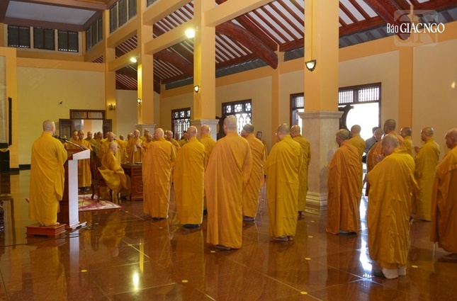 Buổi lễ trao quyết định bổ nhiệm Ban Thư ký Văn phòng Đức Pháp chủ GHPGVN diễn ra ở Tổ đường Việt Nam Quốc Tự