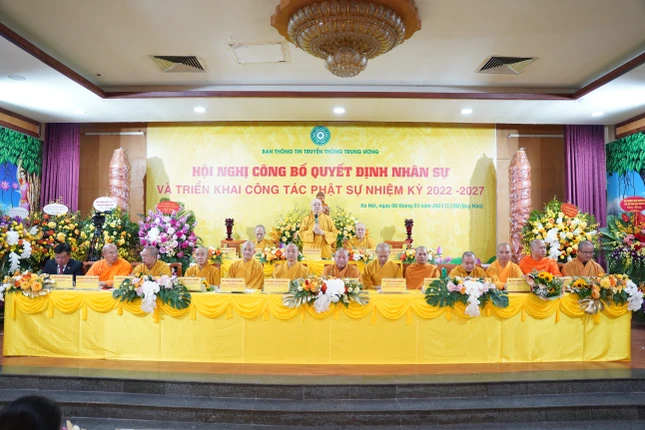 Các vị chứng minh, chủ tọa hội nghị