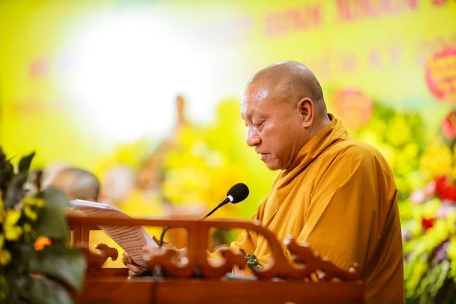 Hoà thượng Thích Gia Quang phát biểu khai mạc