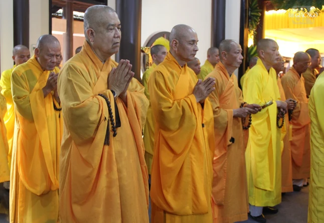 Chư Tăng hộ niệm Chư Tăng hộ niệm