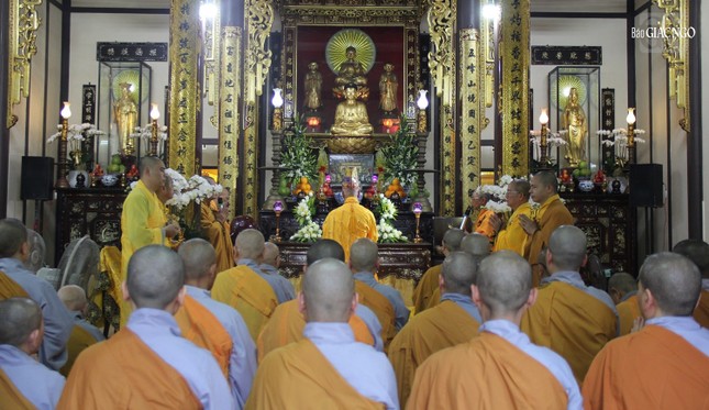 Nghi lễ do chư Tăng cử hành