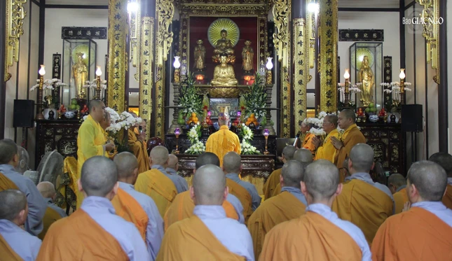 Nghi lễ do chư Tăng cử hành Nghi lễ do chư Tăng cử hành