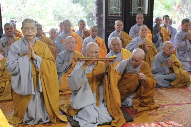 Ni trưởng Thích nữ Như Minh, pháp tử Ni của cố Ni trưởng Thích nữ Chơn Hiền Ni trưởng Thích nữ Như Minh, pháp tử Ni của cố Ni trưởng Thích nữ Chơn Hiền