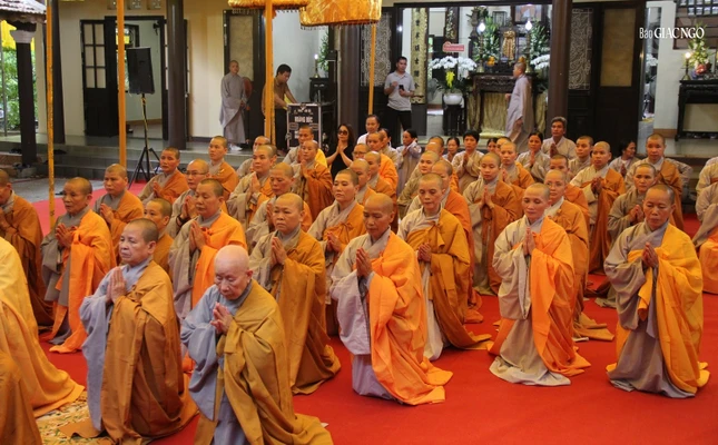 Pháp quyến và thế quyến của Ni trưởng Pháp quyến và thế quyến của Ni trưởng