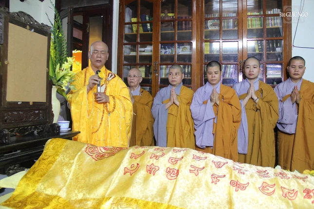 Hòa thượng sám chủ cung tuyên pháp ngữ Hòa thượng sám chủ cung tuyên pháp ngữ