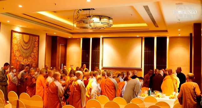 Đức Pháp chủ GHPGVN thăm hỏi, sách tấn Tăng Ni du học các đại học ở vùng Bodhgaya và các vùng phụ cận