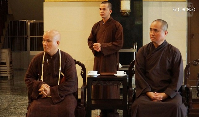 Các Thượng tọa Ban Thư ký Đức Pháp chủ tham dự