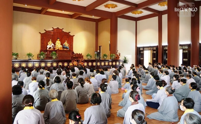 Pháp thoại diễn tại giảng đường chùa Huê Nghiêm