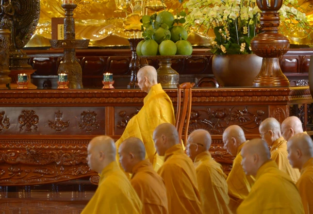 Bất cứ người xuất gia nào cũng tuân thủ tham dự theo quy định