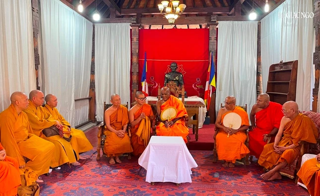 Thăm, làm việc với ngài Phó Tăng trưởng Asgiriya