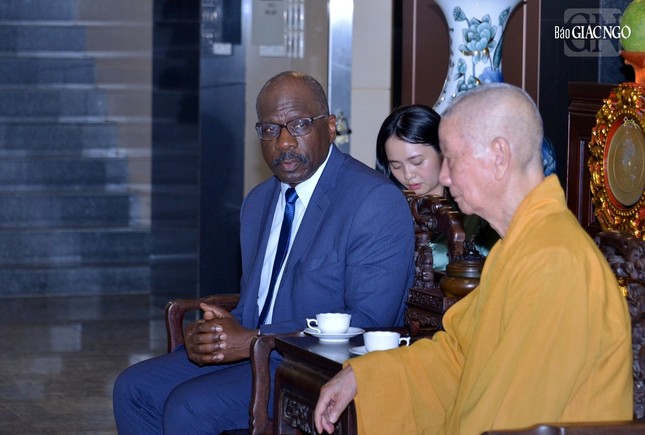 Ủy viên Frederick Davie