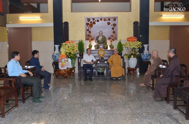 Quang cảnh buổi thăm