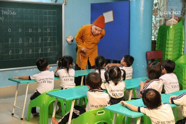 Ngài gắn bó với nhiều chương trình hoạt động từ thiện giúp người, cứu đời - Ảnh: Quảng Đạo Ngài gắn bó với nhiều chương trình hoạt động từ thiện giúp người, cứu đời - Ảnh: Quảng Đạo