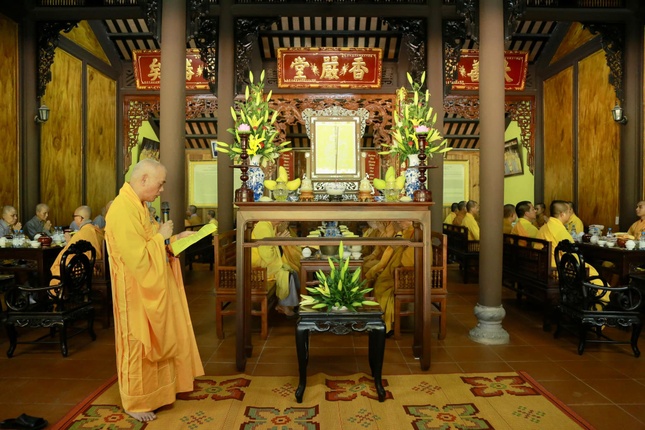 Hòa thượng Thích Giác Đạo cung tuyên sơ lược về hành trạng của Tổ sư