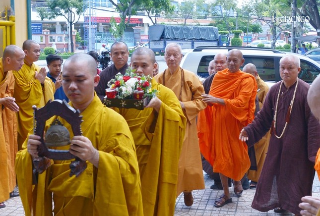 Đức Pháp chủ GHPGVN quang lâm chùa Khánh Quang, trụ sở Ban Trị sự GHPGVN TP.Cần Thơ