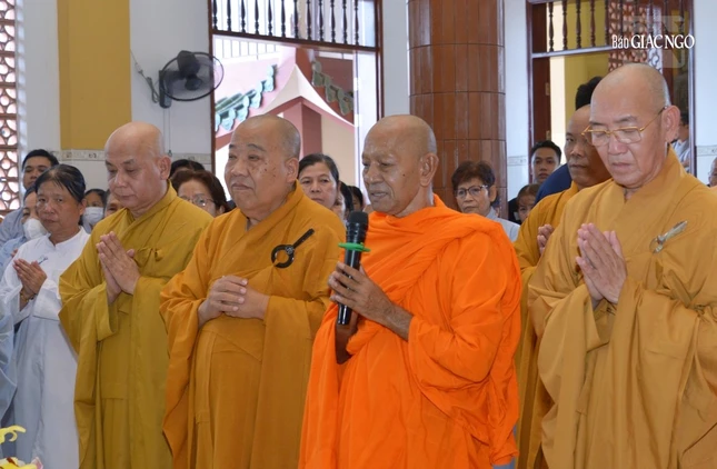 Hòa thượng Đào Như tác bạch tri ân