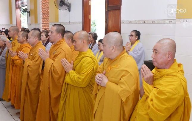 Chư Tăng tham dự