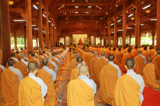 Đức Pháp chủ GHPGVN sách tấn chư Tăng Ni tiếp nối nỗ lực tu học, thực hành giáo pháp của Đức Phật để đạt được sự chứng ngộ trong đời sống hiện tại, báo đền ân đức của Ân sư là Thiền sư Thích Thanh Từ