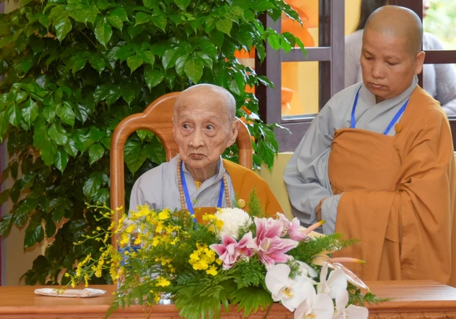 Ni trưởng Thích nữ Diệu Nghĩa, viện chủ hệ thống các chùa Núi Bà - Tây Ninh