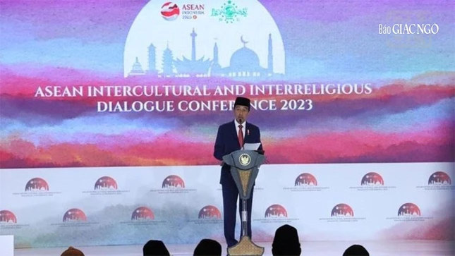 Tổng thống Indonesia Joko Widodo phát biểu trong phiên khai mạc