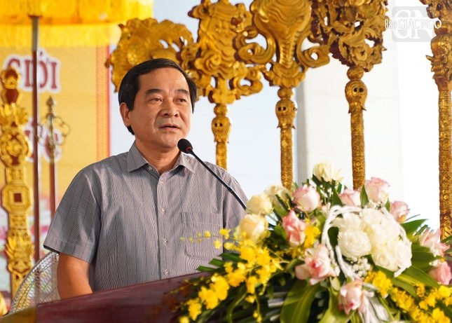 Ông Nguyễn Tiến Thành, Phó Bí thư Thường trực Tỉnh ủy, Chủ tịch HĐND tỉnh Thái Bình phát biểu chào mừng Đức Pháp chủ và chư vị lãnh đạo GHPGVN về thăm tỉnh nhà